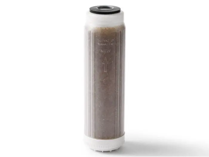 Demineralisatie cartridge van 10 inch met daarin 0,7 liter DI-hars welke hervulbaar is. Voor het maken van demiwater.