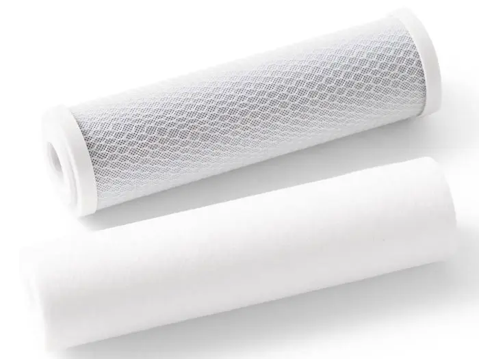 Filterset bestaande uit 1x sedimentfilter 5 micron en 1x blok koolfilter van 10 inch.
