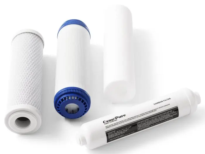Filterset bestaande uit 1x sedimentfilter 5 micron, 1x GAC koolfilter, 1x blok koolfilter van 10 inch en 1x post koolfilter van 2 inch.