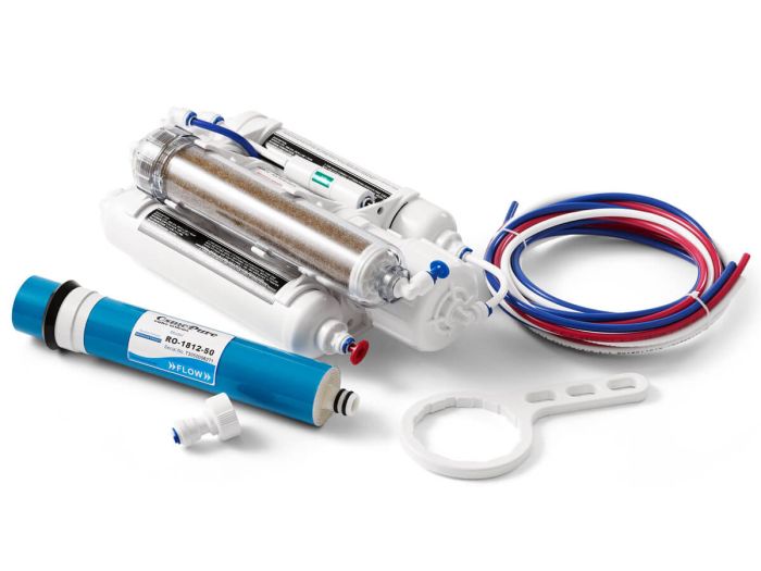 Osmoseapparaat met DI-filter 50 GPD met een opbrengst van 190 liter per dag.